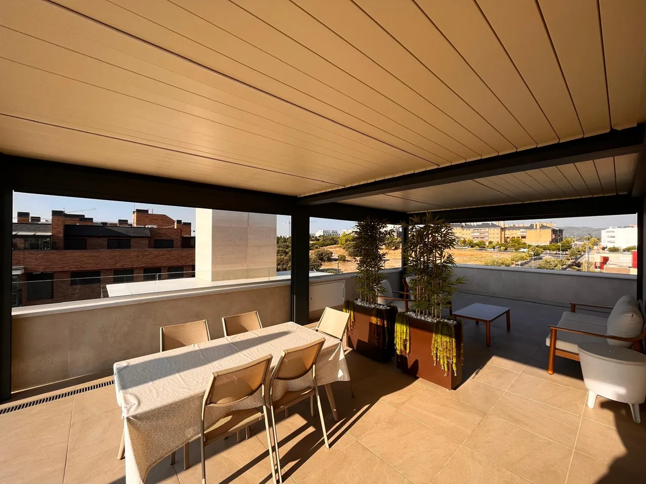 Instalación de pérgola bioclimática en Madrid